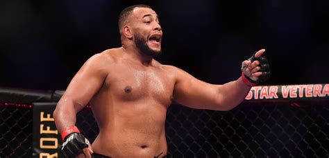 ufc live odds.